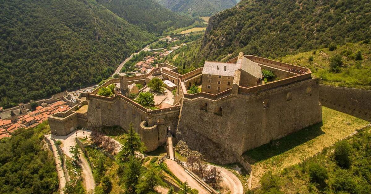 Gite Le Canigou 3* Dans Un Mas Typique Catalan Prades  Exterior photo